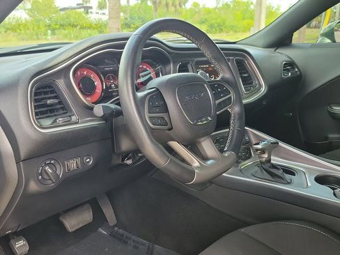 Used 2022 Dodge Challenger SRT Hellcat RWD image 18