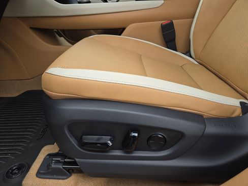 New 2026 Lexus RZ 350e 2WD w/ Technology Package image 17