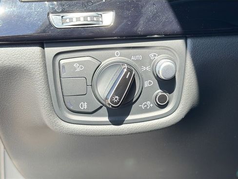 Used 2016 Audi A8 L 4.0T image 39