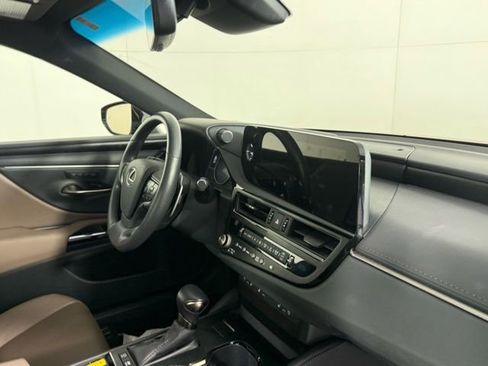 Used 2025 Lexus ES 300h w/ Premium Package image 35
