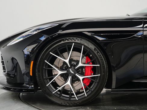 Used 2025 Aston Martin DB12 Convertible RWD image 45