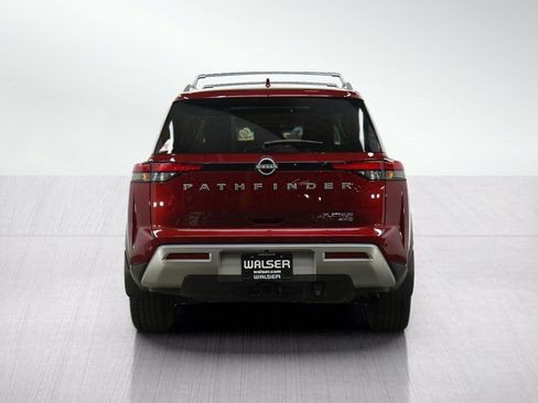 Used 2025 Nissan Pathfinder Platinum w/ Cargo Package AWD/4WD image 4