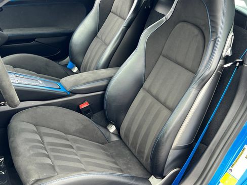 Certified 2023 Porsche 718 Cayman GT4 RWD image 5