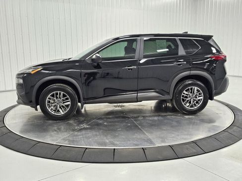 Used 2023 Nissan Rogue S AWD/4WD image 2