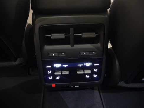 Certified 2026 Porsche Macan 4 Electric AWD/4WD image 34