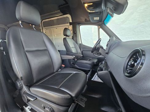 Used 2020 Mercedes-Benz Sprinter 3500 image 22