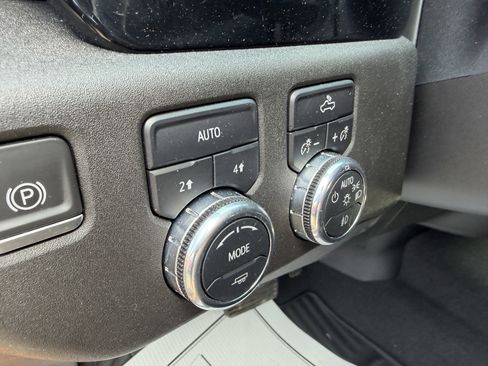 Used 2023 GMC Sierra 1500 Elevation AWD/4WD image 14