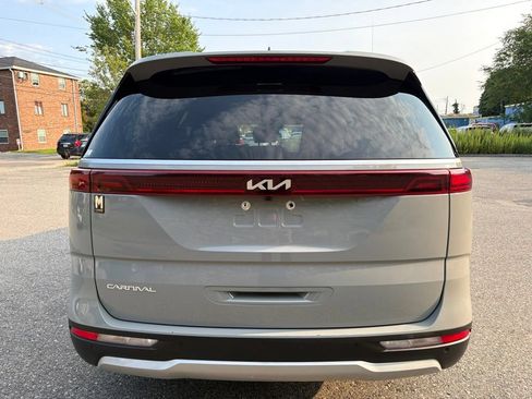 Certified 2024 Kia Carnival EX FWD image 6