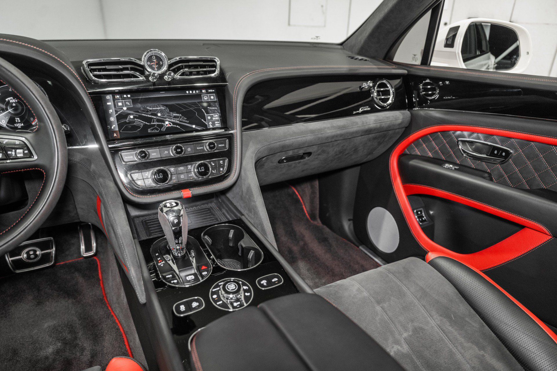 Used 2021 Bentley Bentayga Speed AWD/4WD image 19