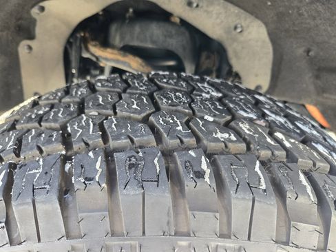 Used 2021 Ford F150 Lariat w/ Equipment Group 502A High image 8