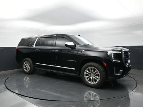 Used 2022 GMC Yukon XL SLT AWD/4WD image 1