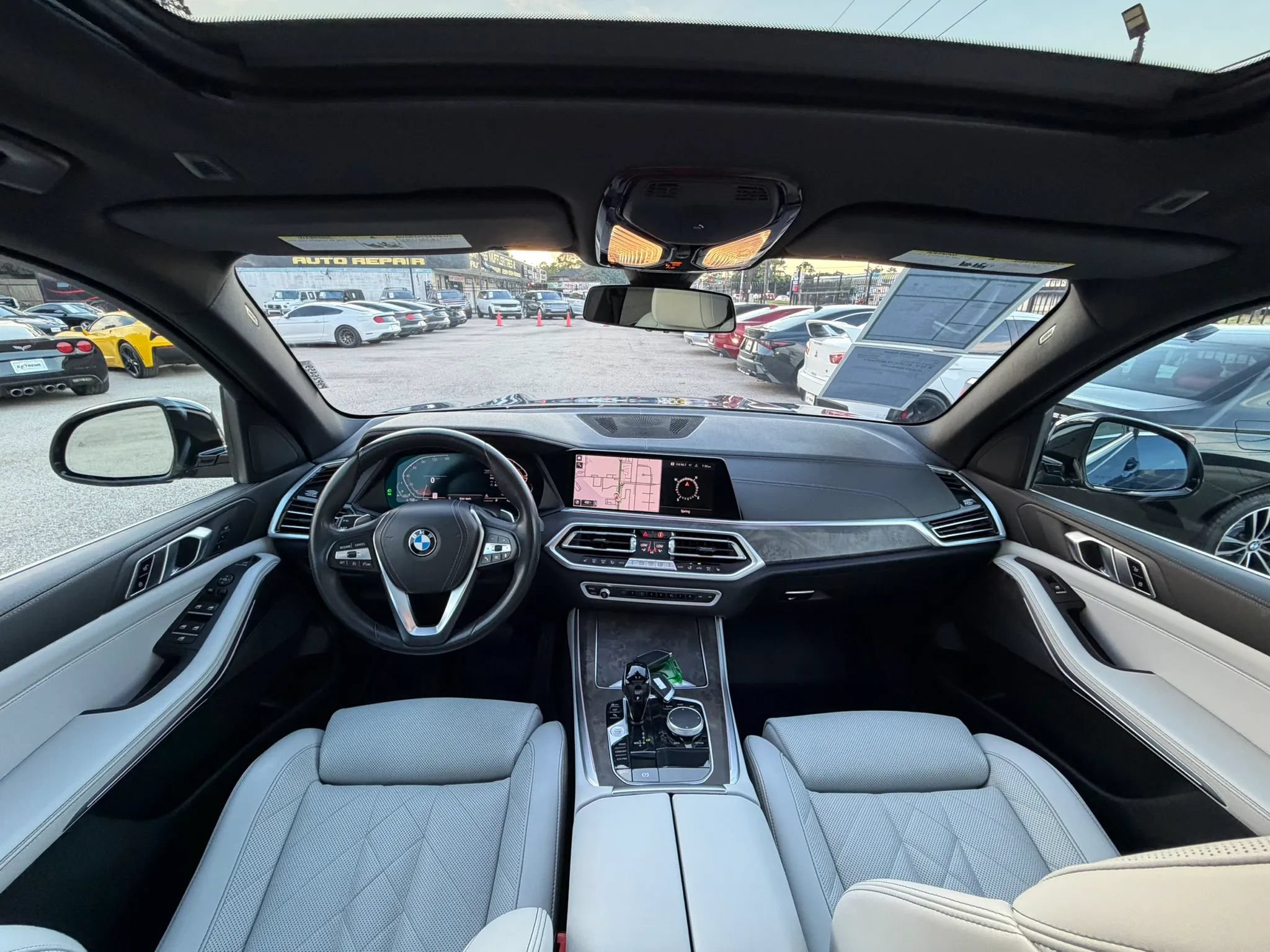 Used 2023 BMW X5 xDrive40i w/ Parking Assistance Package AWD/4WD image 29