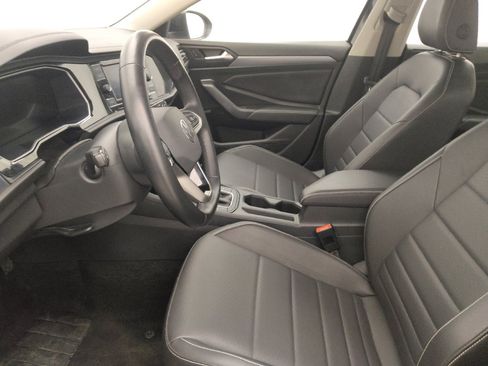 Used 2024 Volkswagen Jetta SE FWD image 17