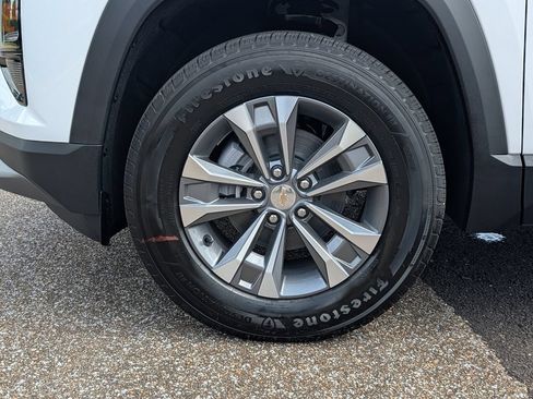 New 2027 Chevrolet Equinox LT FWD image 32