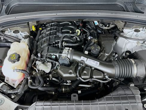 Used 2023 Jeep Grand Cherokee Limited w/ Luxury Tech Group II image 34