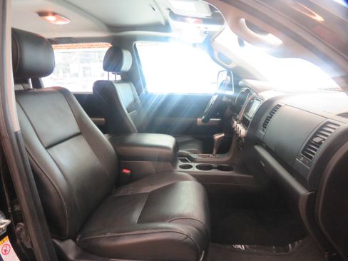 Used 2018 Toyota Sequoia TRD Sport AWD/4WD image 34