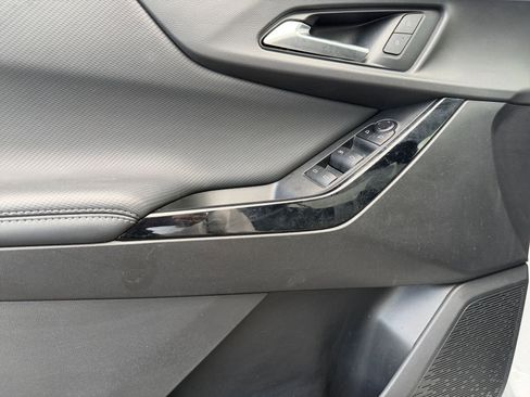 Used 2025 Chevrolet Equinox LT FWD image 18