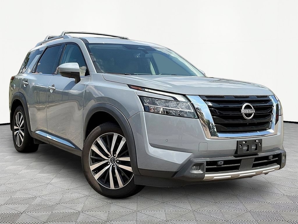 Used 2023 Nissan Pathfinder Platinum w/ Cargo Package AWD/4WD image 4