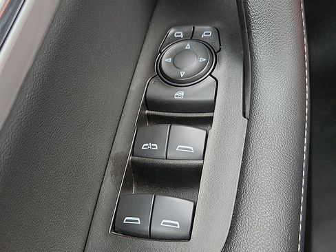 Used 2025 Chevrolet Blazer LT AWD/4WD image 23
