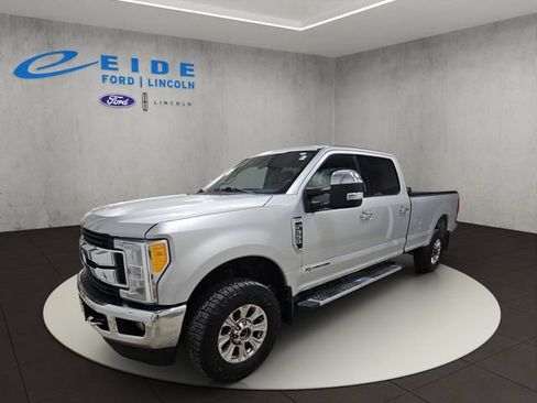 Used 2017 Ford F350 XLT w/ XLT Premium Package AWD/4WD image 5