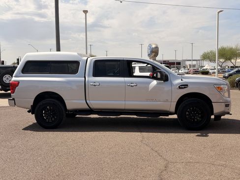 Used 2021 Nissan Titan SV w/ SV Convenience Package AWD/4WD image 6