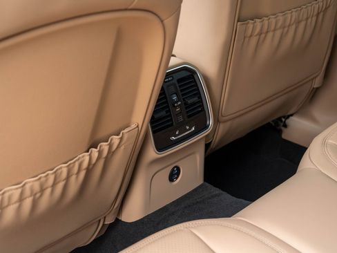 New 2026 Porsche Macan image 34