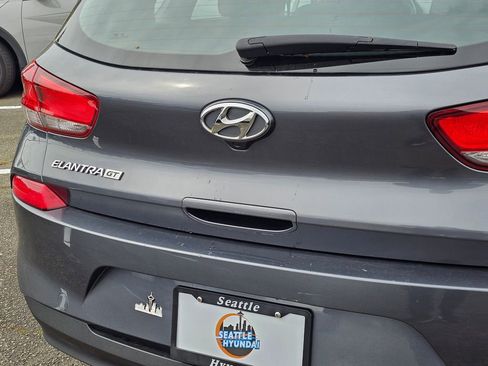 Used 2018 Hyundai Elantra GT FWD image 13