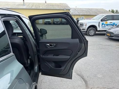 Used 2026 Volvo XC60 B5 Core w/ Climate Package AWD/4WD image 32