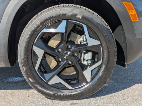 Certified 2025 Kia Seltos EX w/ EX Sunroof Package image 12