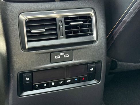 Used 2025 MAZDA CX-70 3.3 Turbo S w/ Premium Package image 15