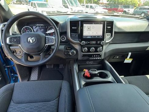 New 2026 RAM 1500 Express AWD/4WD image 18