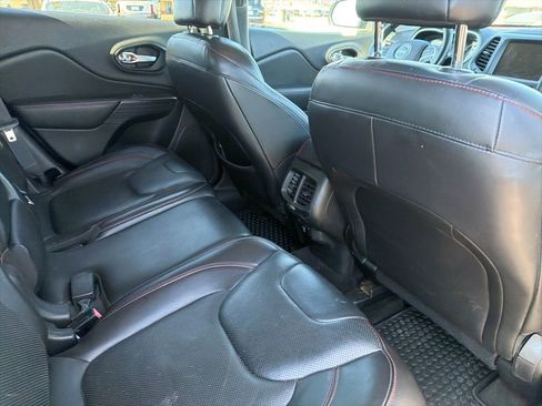 Used 2015 Jeep Cherokee Trailhawk w/ Leather Interior Group image 9