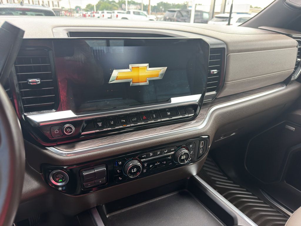 Used 2025 Chevrolet Silverado 3500 LTZ w/ LTZ Plus Package AWD/4WD image 16