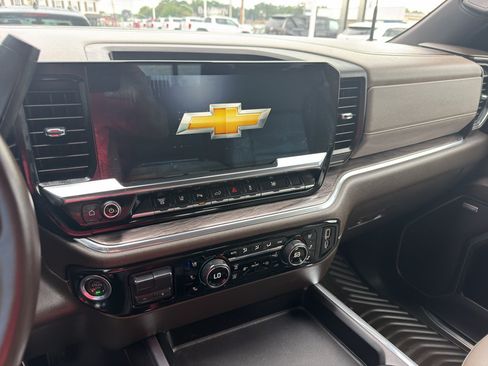 Used 2025 Chevrolet Silverado 3500 LTZ w/ LTZ Plus Package AWD/4WD image 16