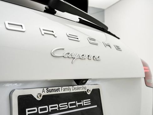 Certified 2018 Porsche Cayenne Platinum Edition AWD/4WD image 31