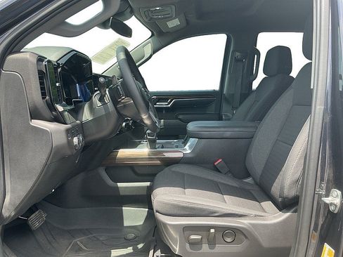 Used 2023 Chevrolet Silverado 1500 LT AWD/4WD image 10