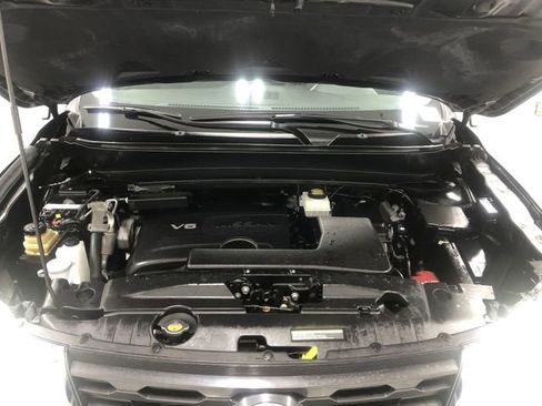 Used 2020 Nissan Pathfinder SV image 22