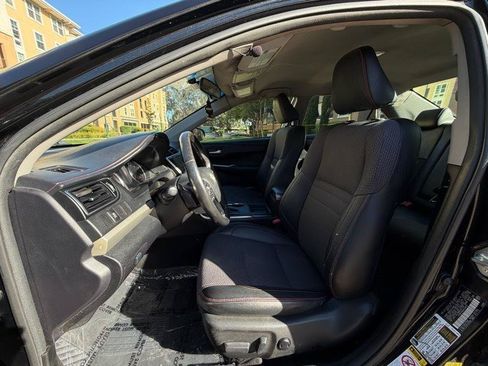 Used 2017 Toyota Camry SE FWD image 18