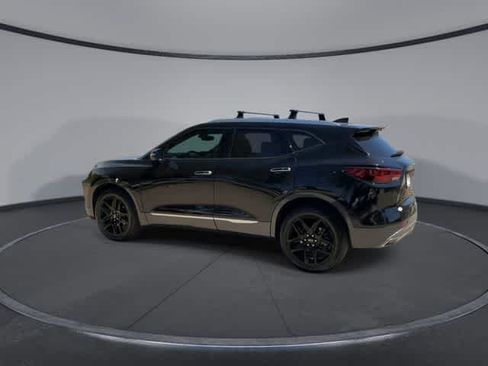 Used 2023 Chevrolet Blazer Premier w/ Enhanced Convenience Package FWD image 2