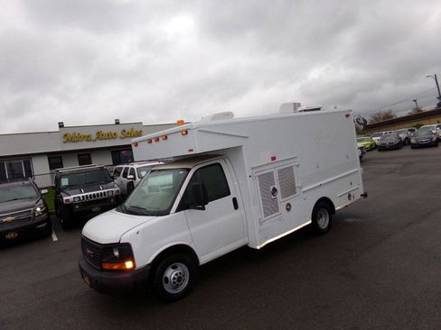 Used 2007 GMC Savana 3500 image 44