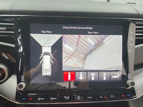 Used 2022 Jeep Grand Wagoneer Series II AWD/4WD image 29