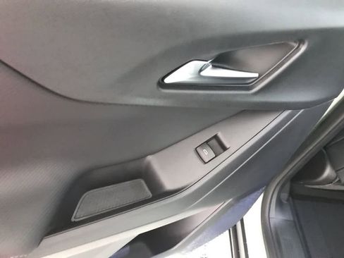 New 2026 Chevrolet Equinox LT w/ Convenience Package II image 12