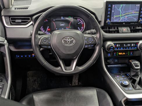 Used 2021 Toyota RAV4 Limited image 4