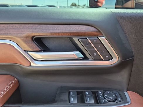 Used 2025 GMC Sierra 2500 Denali Ultimate image 27