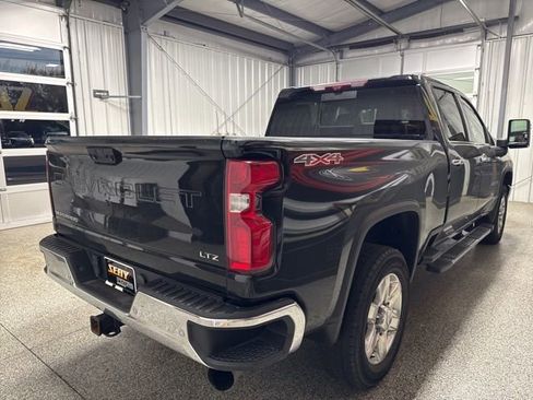 Used 2020 Chevrolet Silverado 2500 LTZ w/ LTZ Premium Package image 16