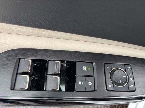 Used 2023 Lexus ES 350 w/ Premium Package image 7