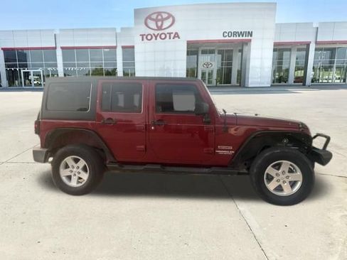 Used 2012 Jeep Wrangler Unlimited Sport AWD/4WD image 3