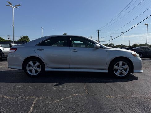 Used 2011 Toyota Camry SE FWD image 4