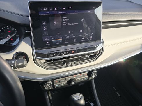 Used 2022 Jeep Compass Limited image 30