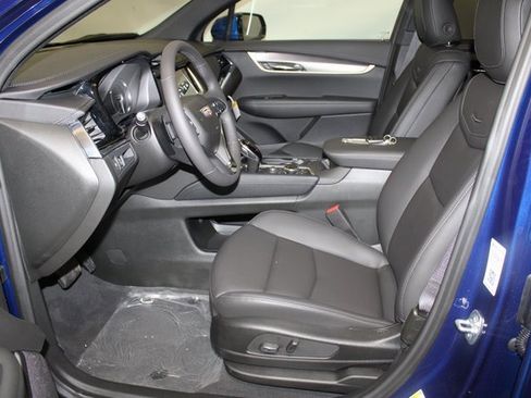 New 2025 Cadillac XT6 Luxury image 5